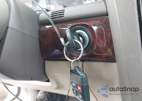 2001 Lincoln Ls V6 Auto/V6 Manual z USA, uszkodzony, nr VIN 1LNHM86S61Y657320